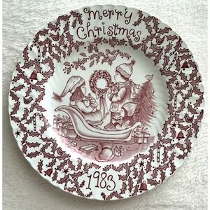 Royal Crownford Vintage 1983 Children in Sleigh Christmas 9" Plate Red Design